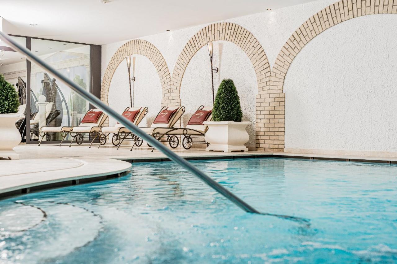 Savoy Dolomites Luxury & Spa Hotel Selva di Val Gardena Esterno foto
