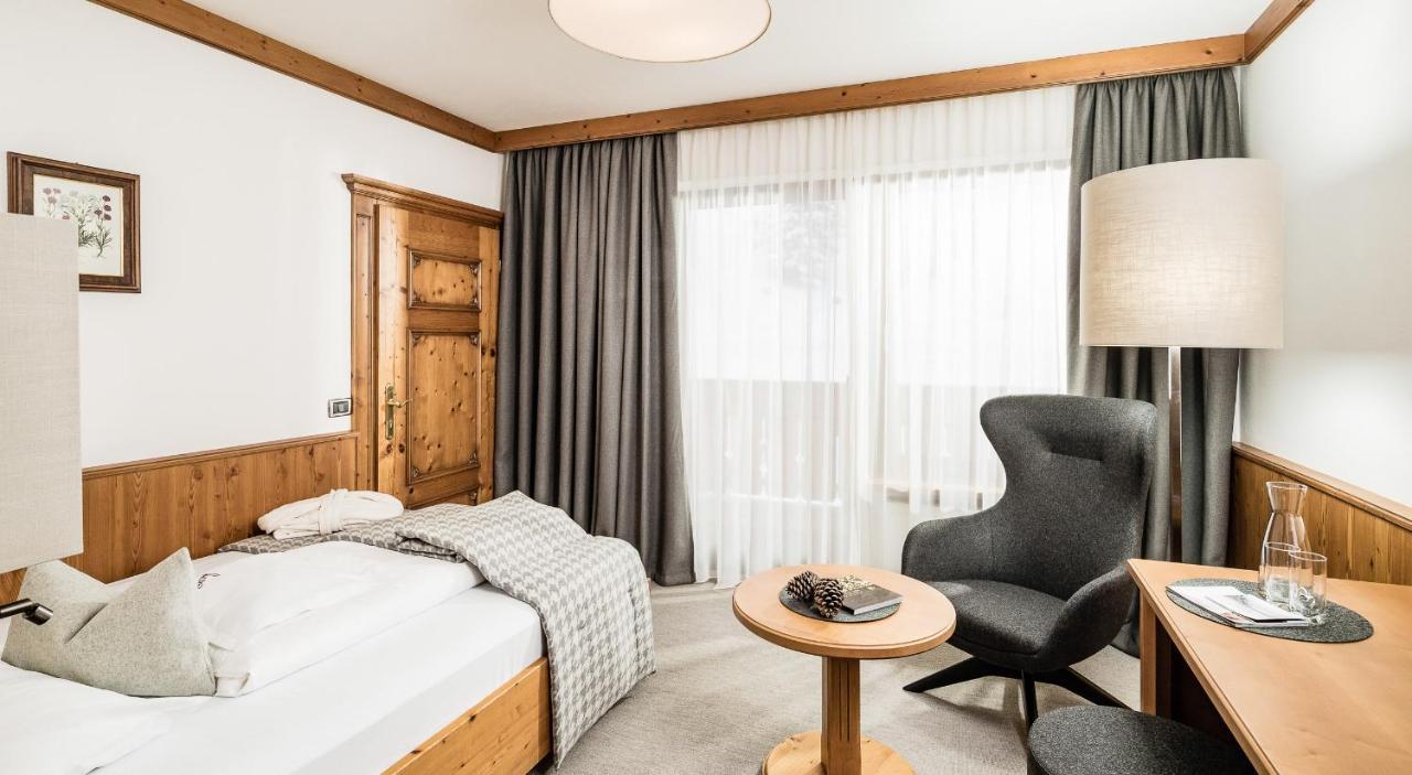 Savoy Dolomites Luxury & Spa Hotel Selva di Val Gardena Esterno foto