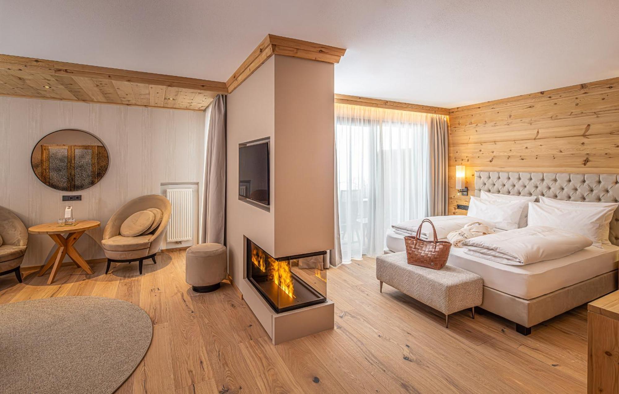 Savoy Dolomites Luxury & Spa Hotel Selva di Val Gardena Esterno foto