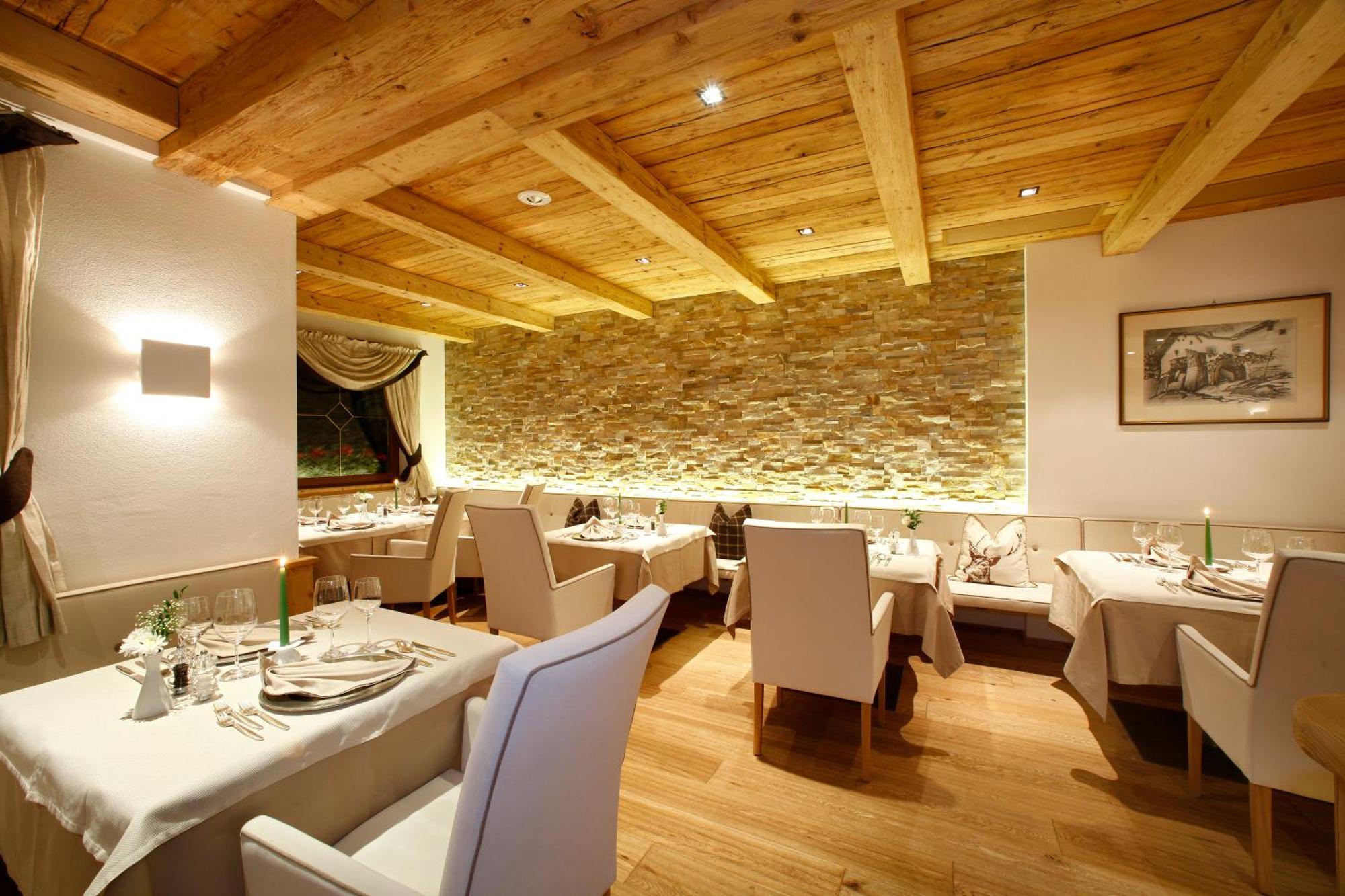 Savoy Dolomites Luxury & Spa Hotel Selva di Val Gardena Esterno foto