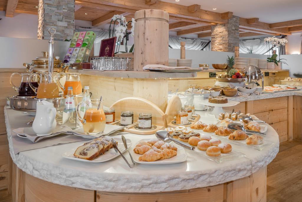 Savoy Dolomites Luxury & Spa Hotel Selva di Val Gardena Esterno foto