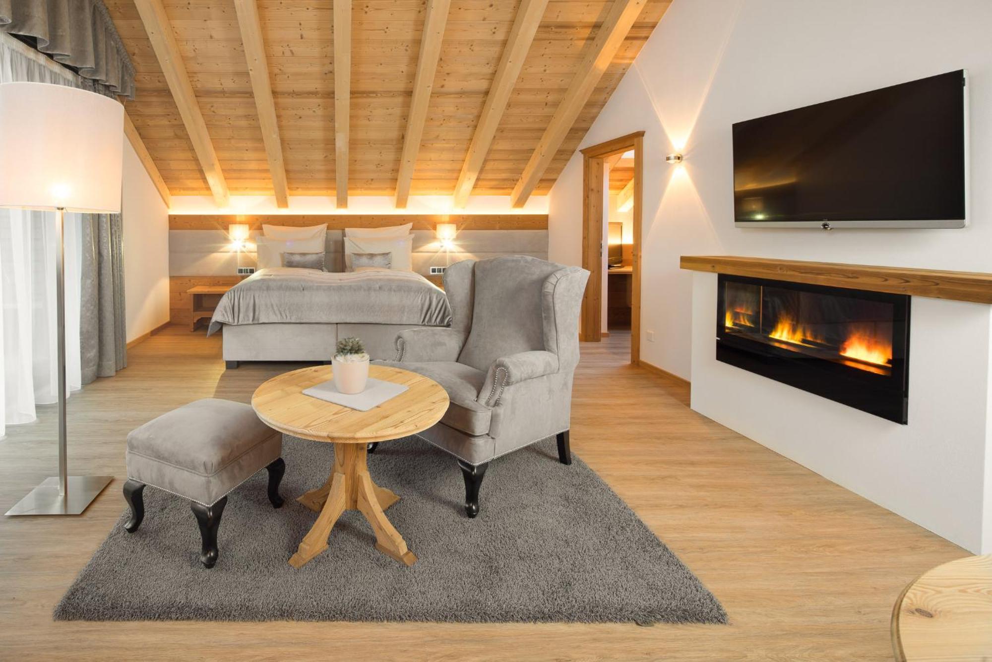 Savoy Dolomites Luxury & Spa Hotel Selva di Val Gardena Esterno foto